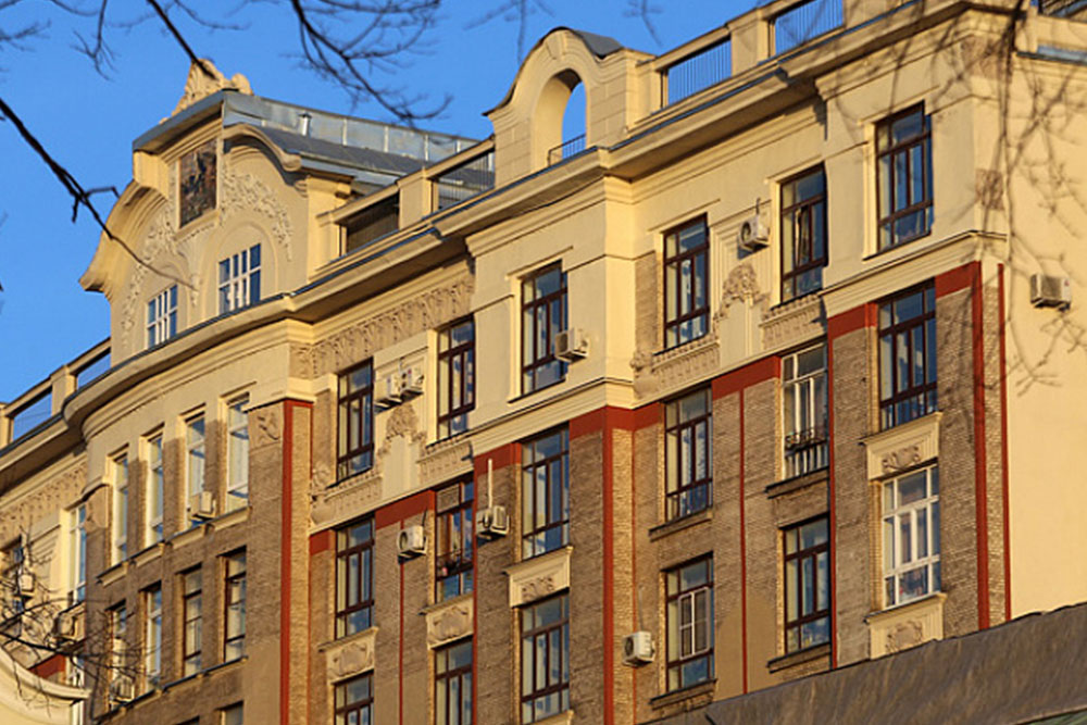 Переулок дом. Большой Гнездниковский переулок 10. Дом Нирнзее в большом Гнездниковском. Доходный дом Нирнзее большой Гнездниковский переулок, 10. Дом холостяков Гнездниковский переулок.