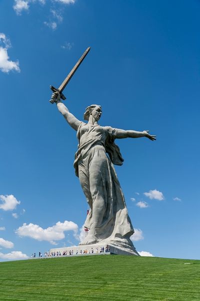 Памятник-ансамбль героям Сталинградской битвы на Мамаевом кургане