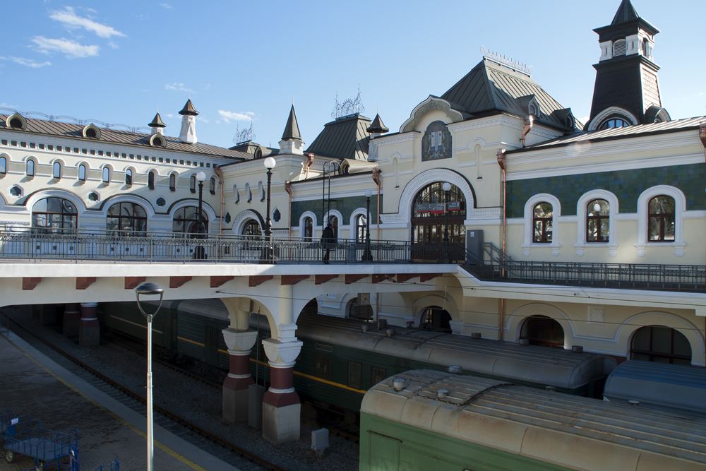 Моншадағы жігіттермен қыздар видео