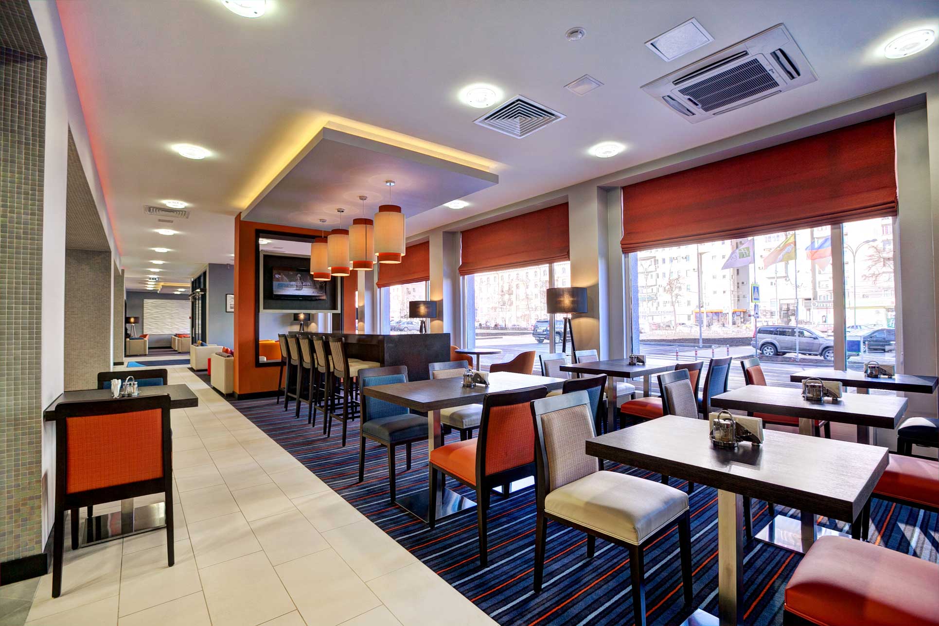 Экспрессом воронеж. Holiday Inn Express Voronezh. Holiday Inn Express Voronezh - Kirova. Отеля Holiday Inn со Воронеж. Воронеж Holiday Inn экспресс.