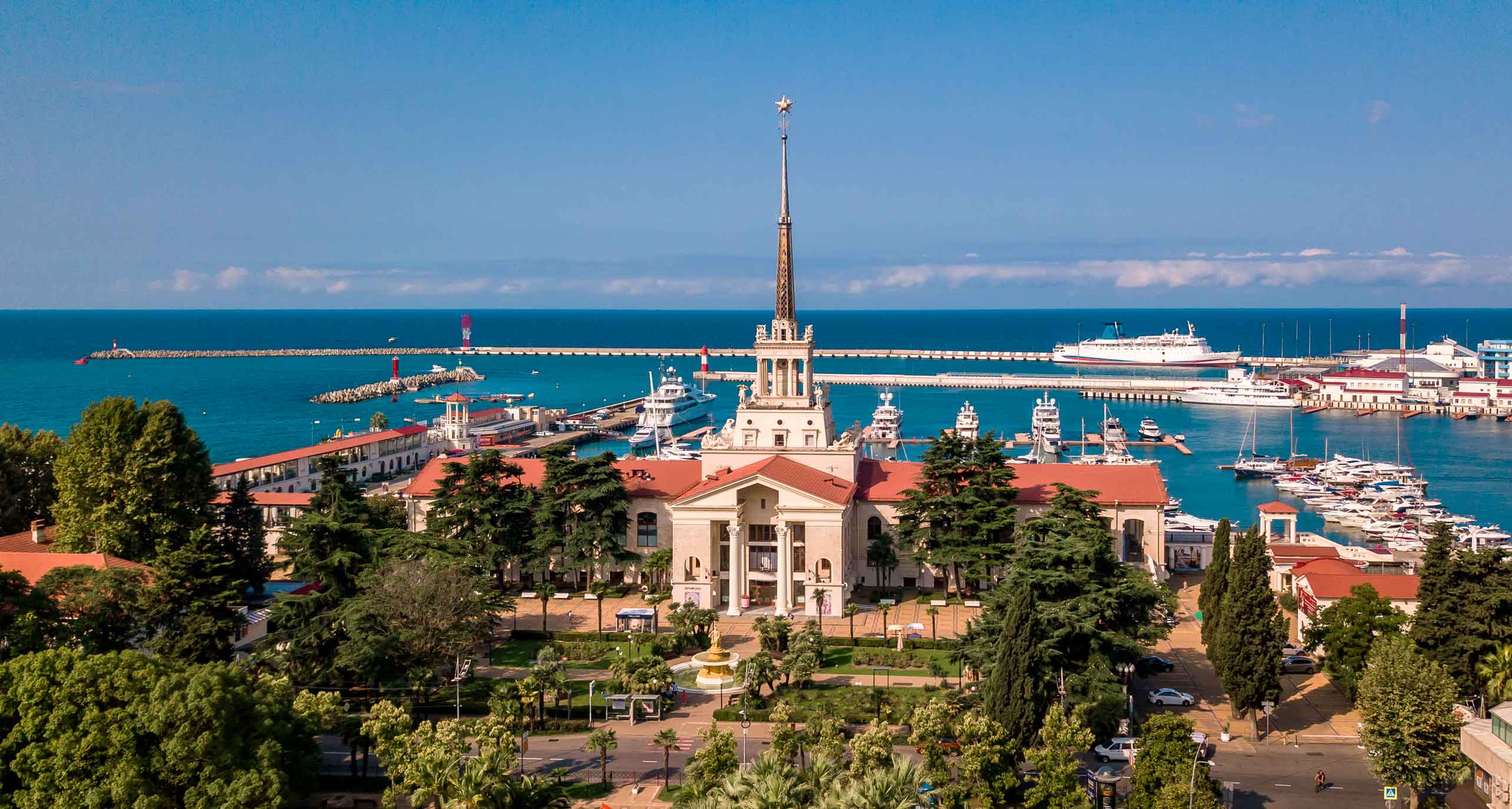 морской порт сочи вид сверху. сочинский морской торговый порт. вид на морпорт сочи. сочи морпорт набережная. имеретинский курорт олимпийский парк.