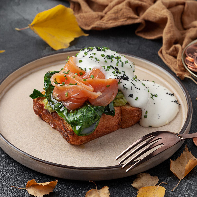 Брускетта с лососем и авокадо. Хашбраун шоколадница. Брускетта с лососем и авокадо. Брускетта с лососем и авокадо. Брускетта со слабосоленым лососем.