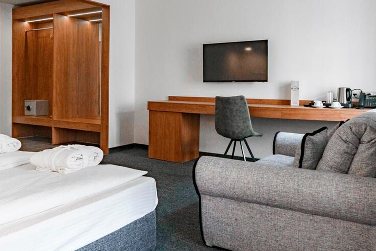 Шато волго. Москва тверская резиденция гостиница. Шато волго отель москва. Шато волга отель на тверской москва. Отель шато волго москва вид с улицы.